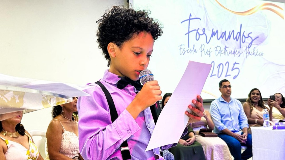 Formatura “Noite das Estrelas” é realizada na Escola Profª Edeltrudes Pachêco